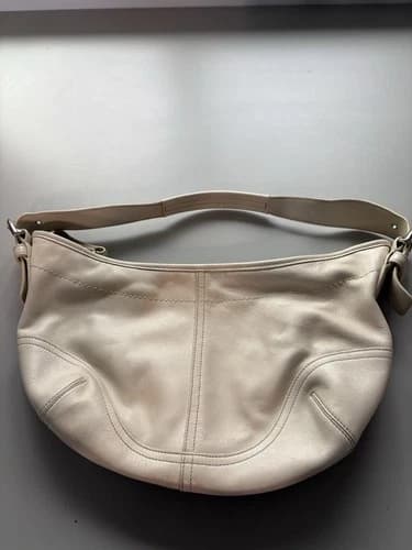 Coach Cream Leather Vintage COACH Soho Hobo Y2K Shoulder bag Purse READ DESC.