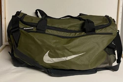 Nike Sporting Goods Gym/Sports Equipment Large Duffle Bag Olive Green