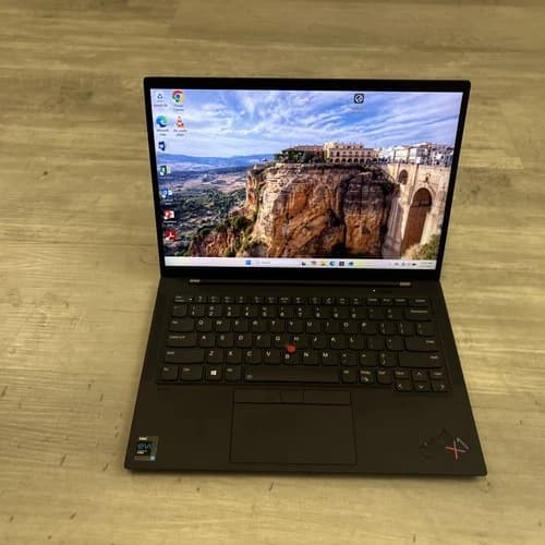 NEW LISTINGLenovo ThinkPad X1 Carbon 9th Gen Intel Core i7-1165G7 16GB 256GB SSD MS office